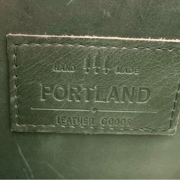 Portland Leather Green Tote Bag - Picture 2 of 7